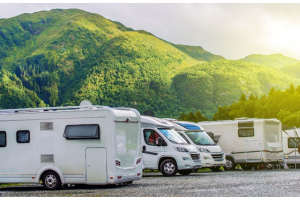 Fully embrace the return of ’90s fashion